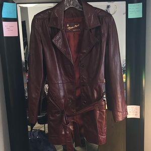 Vintage Etienne Aigner great condition super chic and in amazing condition!